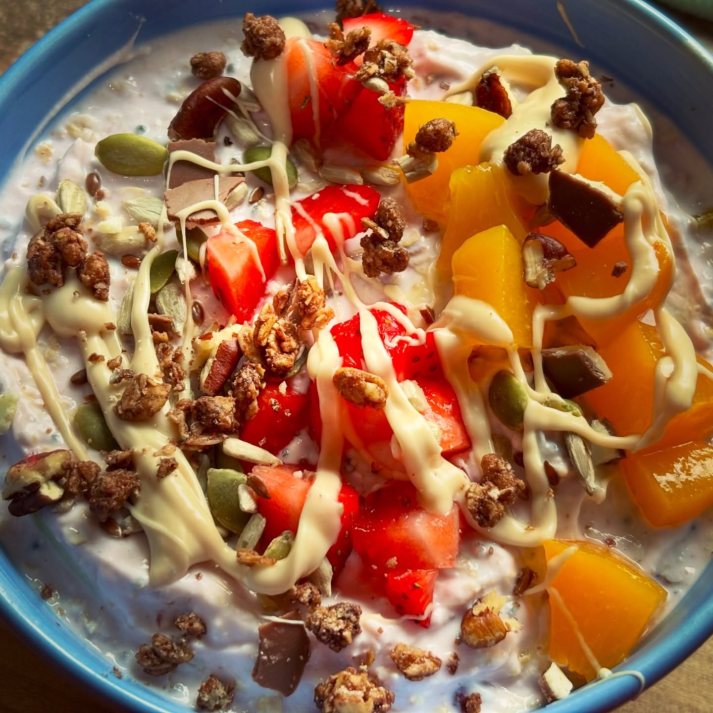 #zicemami #yoghurtbowl #yoghurtandfruit #yoghurtandeverything #healthyeating