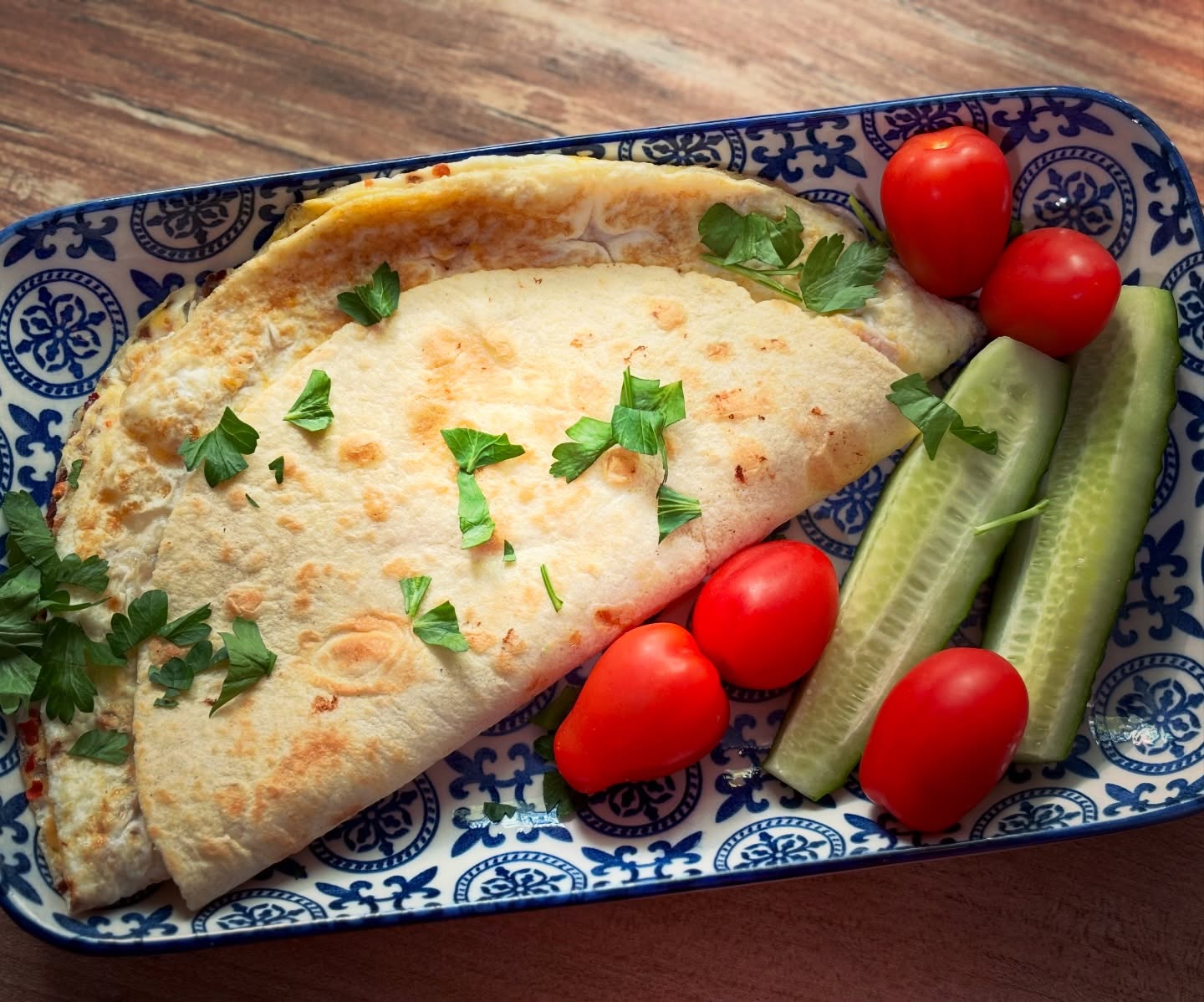 Mic dejun: omleta in lipie cu extra albus, muschi file si cheddar high protein de la @lidlromania plus legume

#zicemami #highprotein #breakfast #healthyeating #micdejun