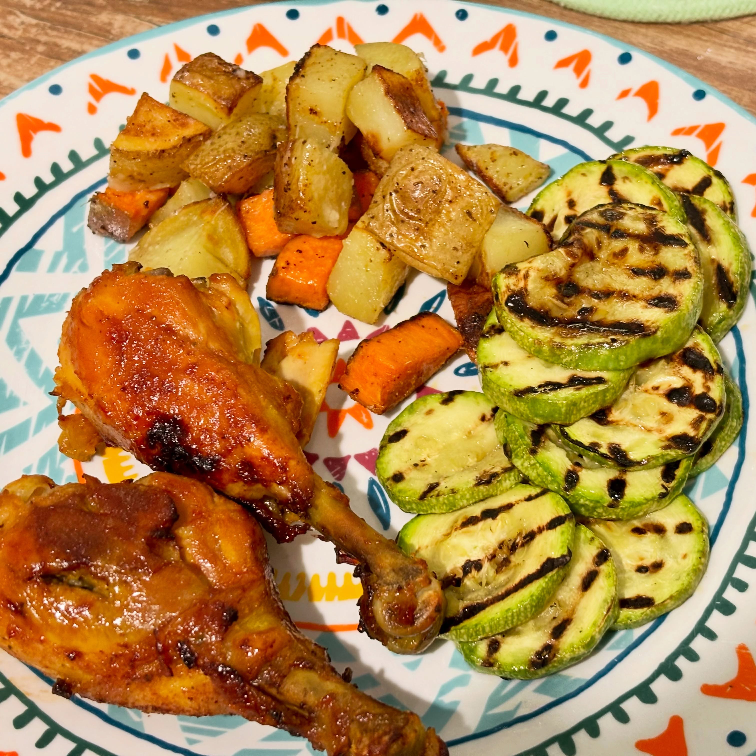 Copanele si cartofi la cuptor, dovlecei la grill si gata pranzul de azi! 

#zicemami #healthyeating #highprotein #lunch #pranz