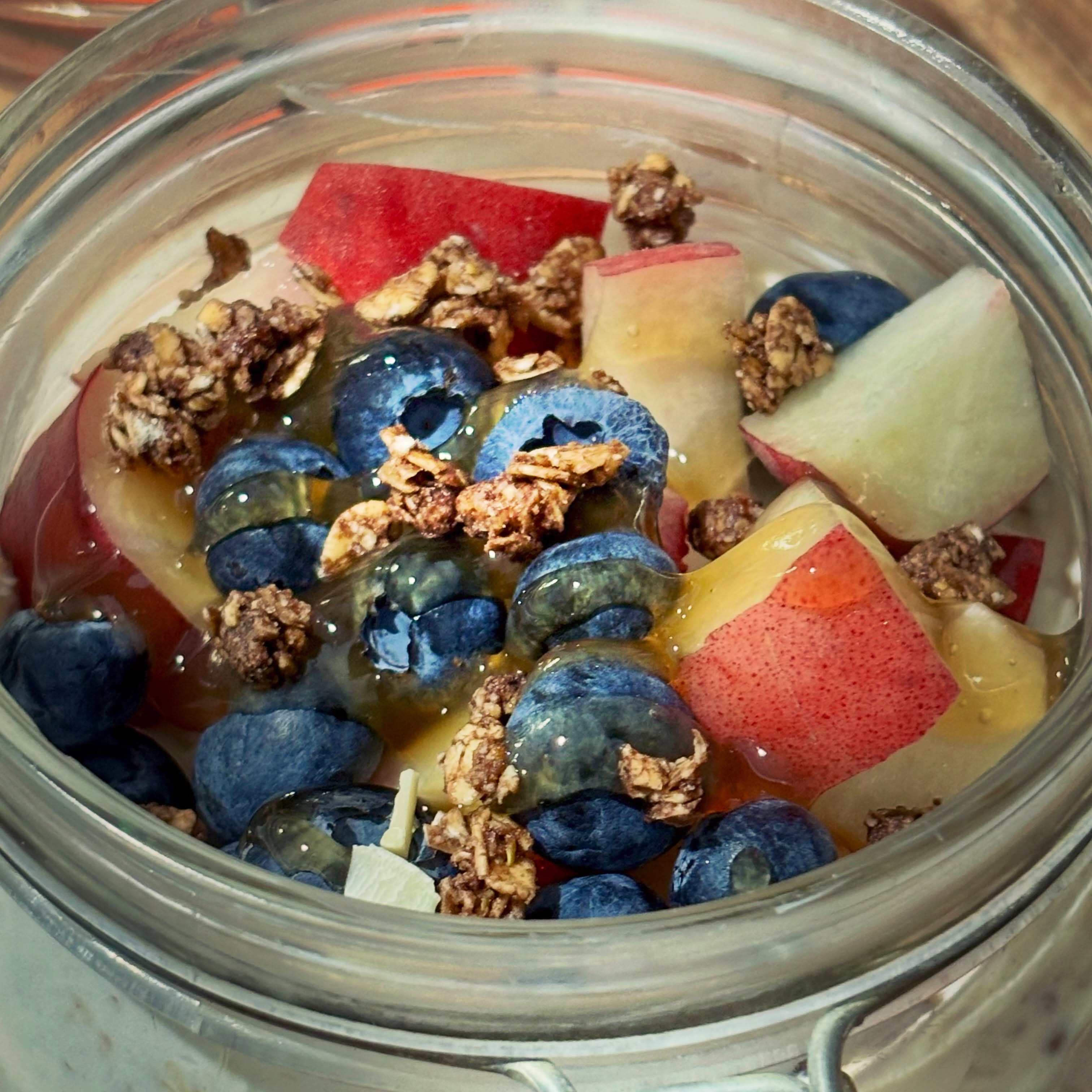 Terci de ovaz la rece, un mod fresh de a-ti incepe ziua, cu un aport optim de proteine si fibre! 

#zicemami #overnightoats #healthyeating #highprotein