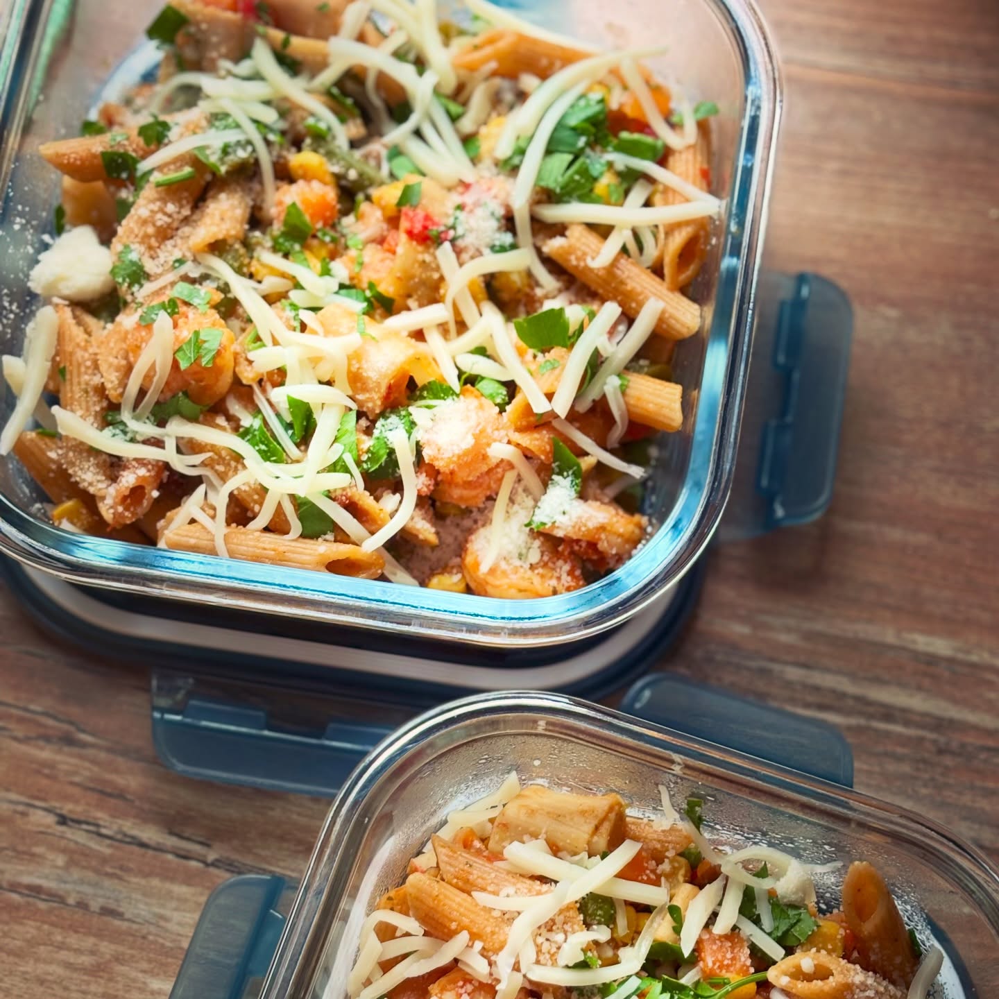 Meal prep pentru cina: paste integrale cu somon, creveti si multe legume

#zicemami #highprotein #healthyeating #pasteintegrale  #dinner